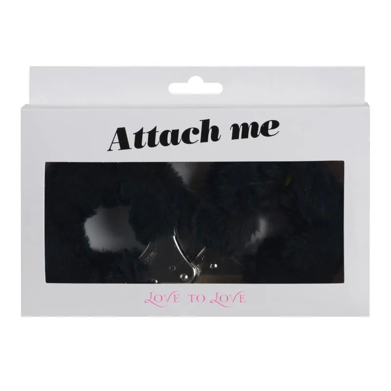 menottes fausse fourrure noire douces confortables doublure molletonnée réglables robustes sécurisées sensuelles intimes romantiques scénarios excitants poignets couple tailleunique élégantes