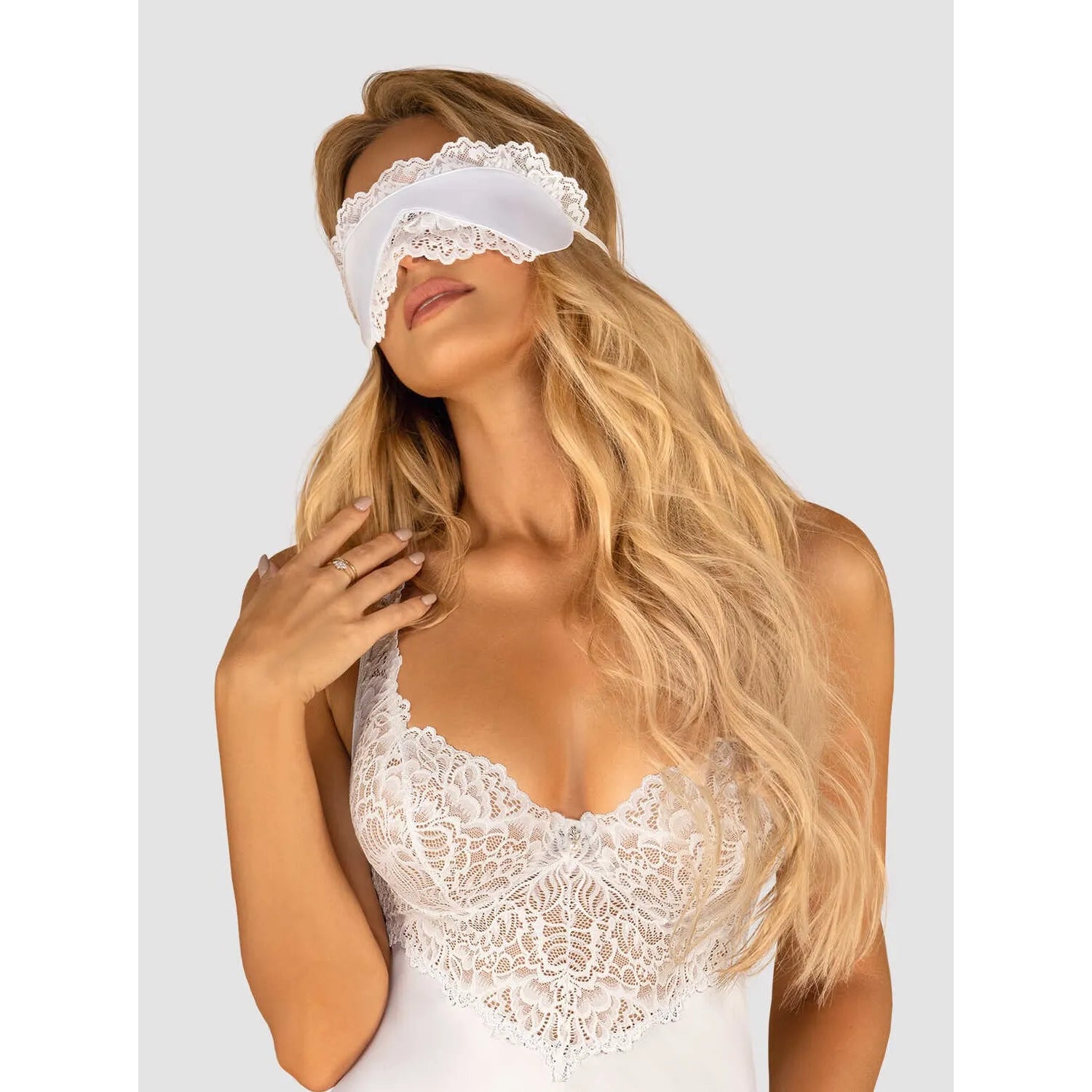 masque yeux satin blanc dentelle chic sexy romantique sensuel ajustable ruban doux extensible confortable élégant séduisant glamour intime soirée coquine