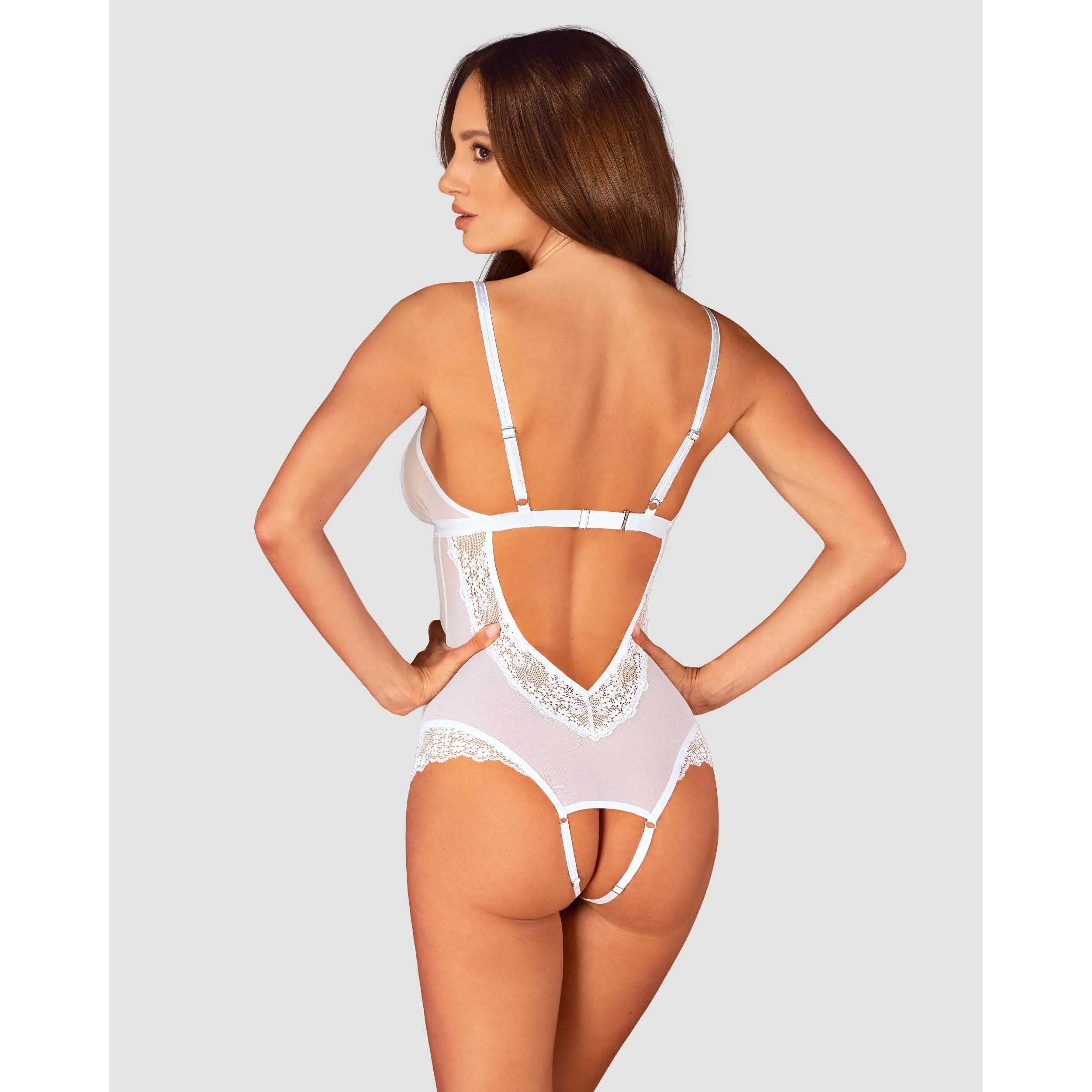 lingerie sexy blanc ouvert entrejambe bretelles réglables luxe pendentif bijou tissu extensible doux élégant raffiné sensuel audacieux confortable