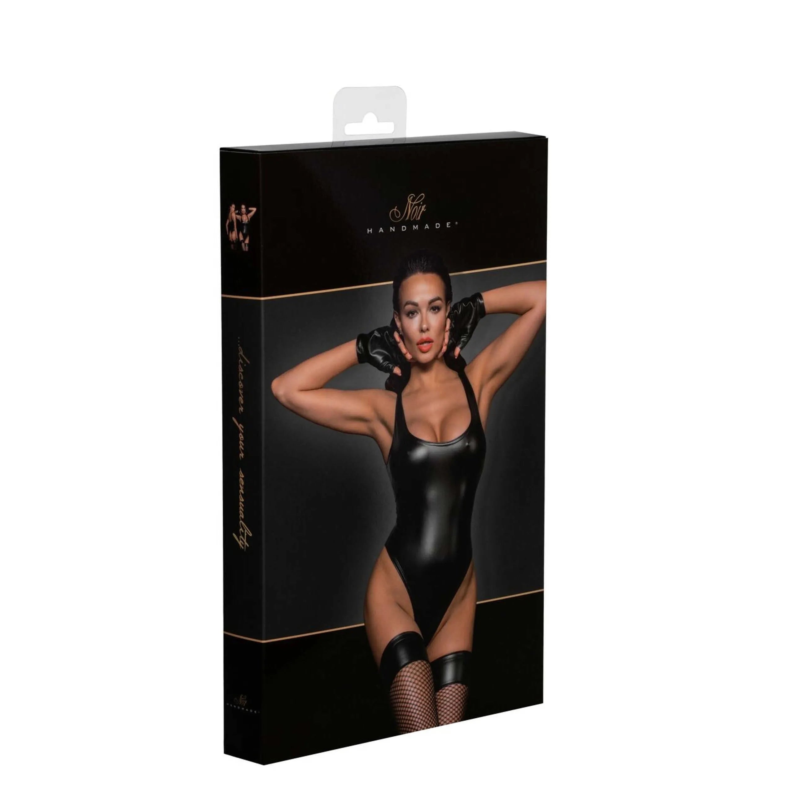 Body noir similicuir brillant, coupe échancrée, effet seconde peau, accentue les courbes, idéal pour soirée glamour.