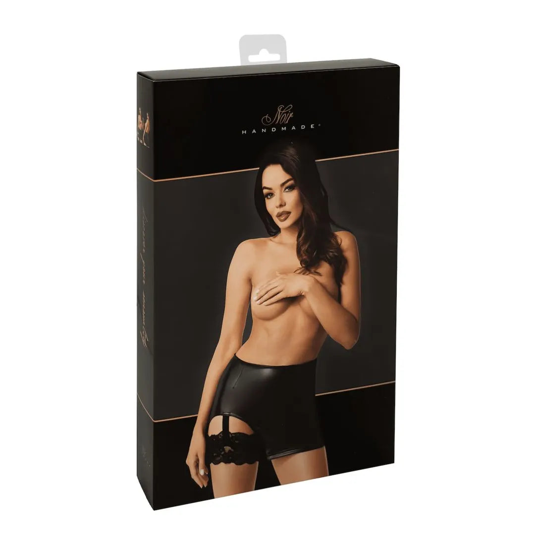 minijupe dentelle élastique effet mouillé asymétrique jarretière intégrée audacieuse sexy élégante extensible galbante ajustée brillante noire moderne chic