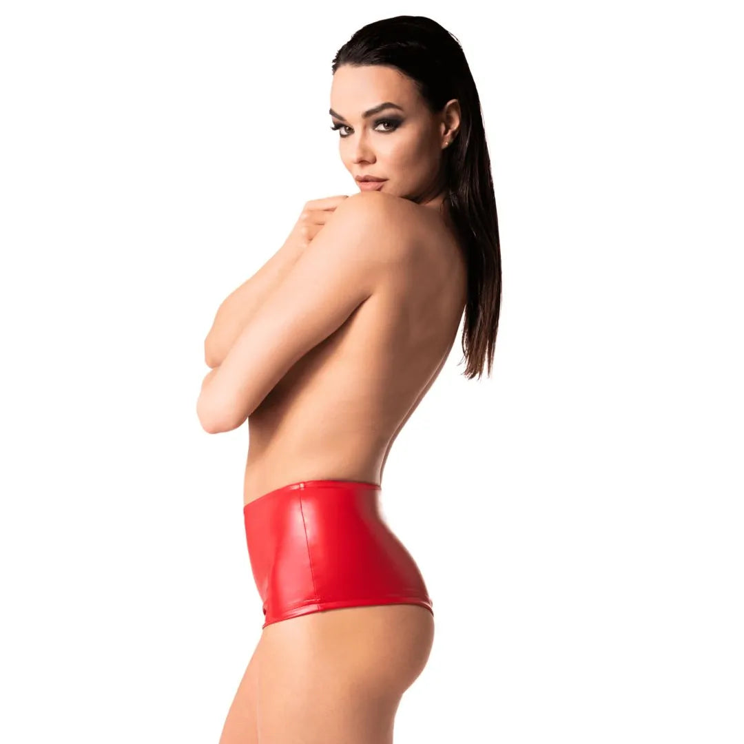 Culotte taille haute rouge sculptante, finition mate, style rétro moderne, extensible, sans couture, séduction féminine.