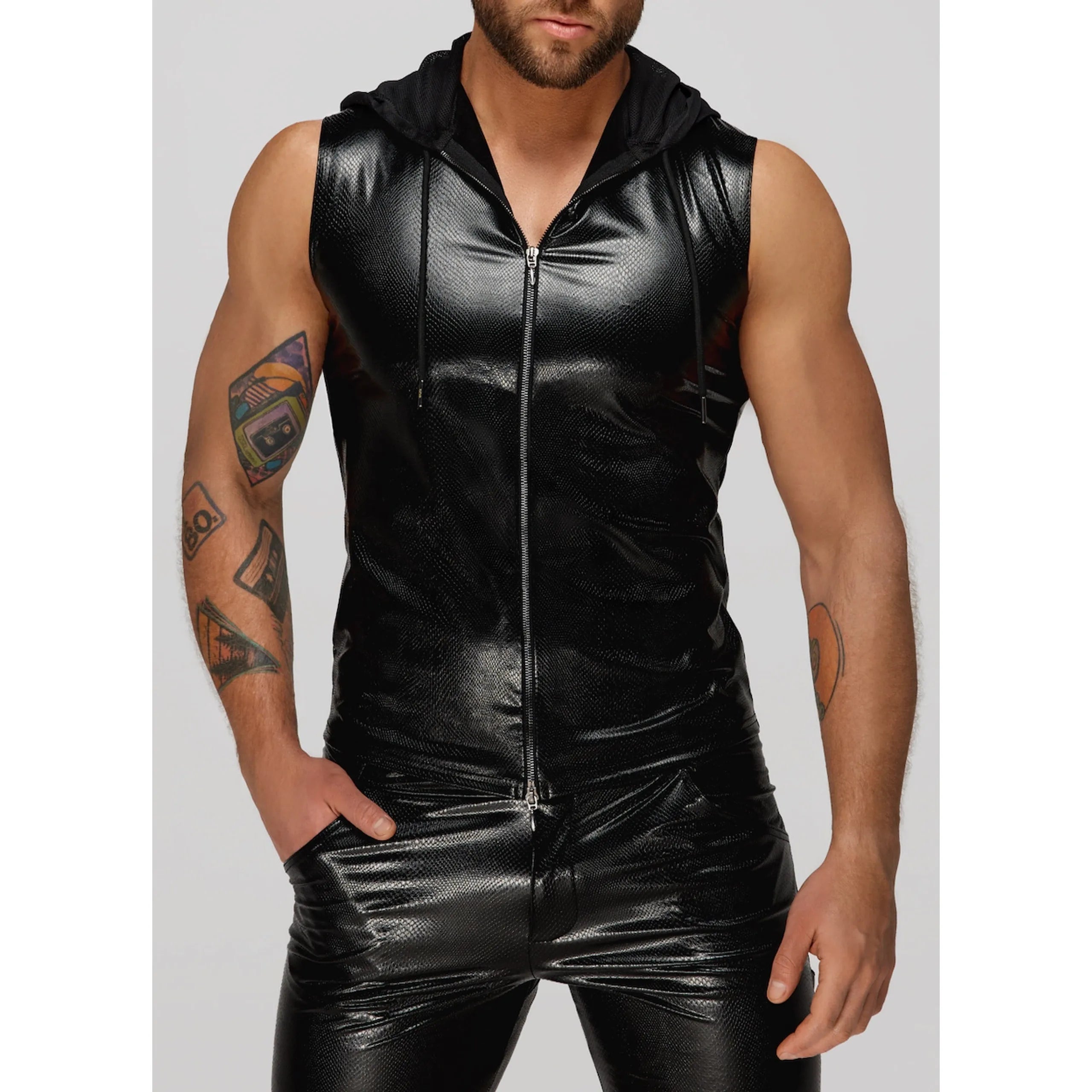 haut sans manches homme effet serpent capuche transparente enduit brillant fermeture eclair moulant extensible polyester elasthanne noir audacieux