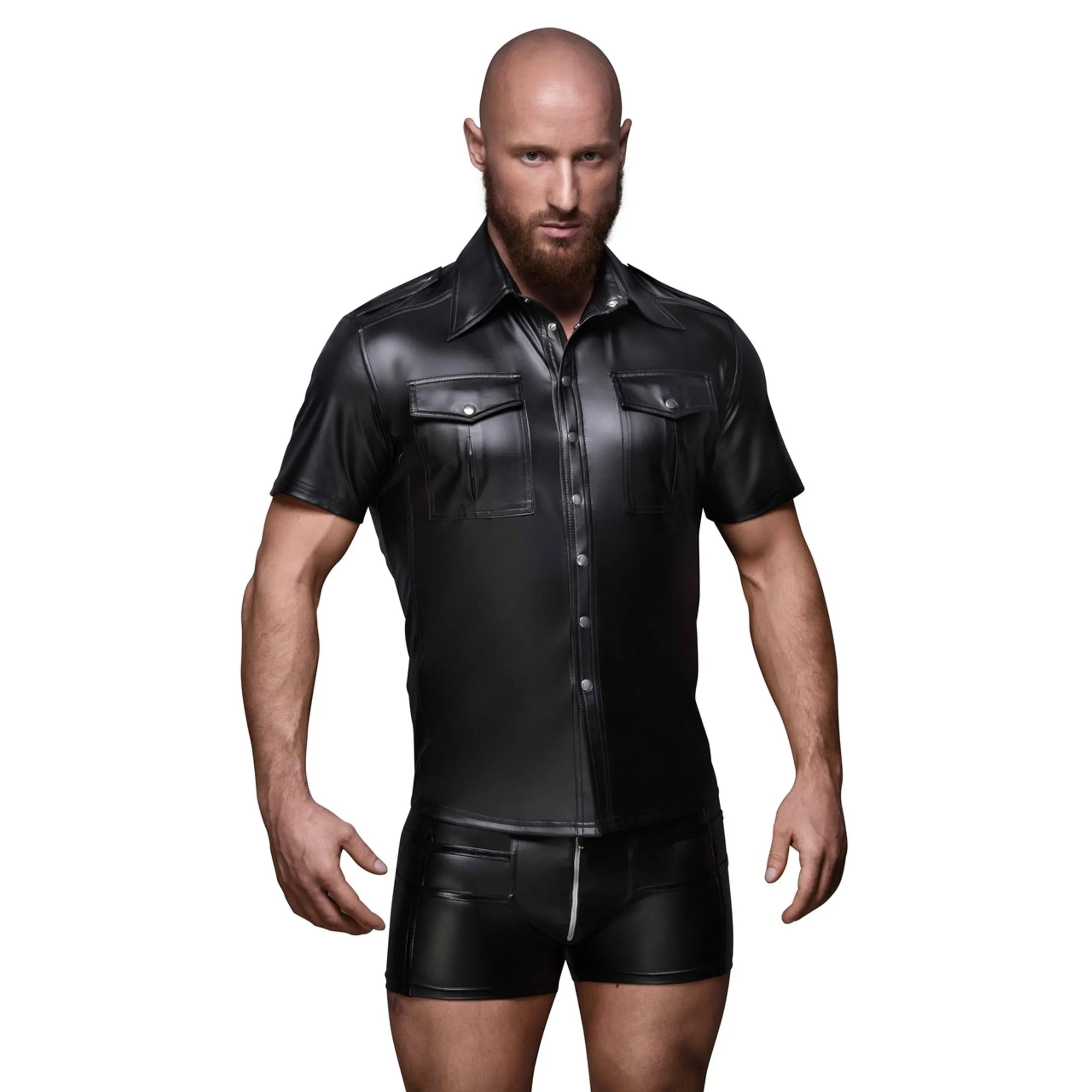 Chemise homme effet mouillé élastique polyester élasthanne coupe cintrée brillante ajustée poches poitrine boutons noirs élégante