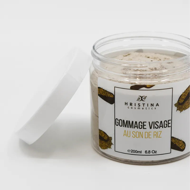Pot de gommage visage bio doux au son de riz, 200ml, hydratant et revitalisant, avec couvercle blanc ouvert.