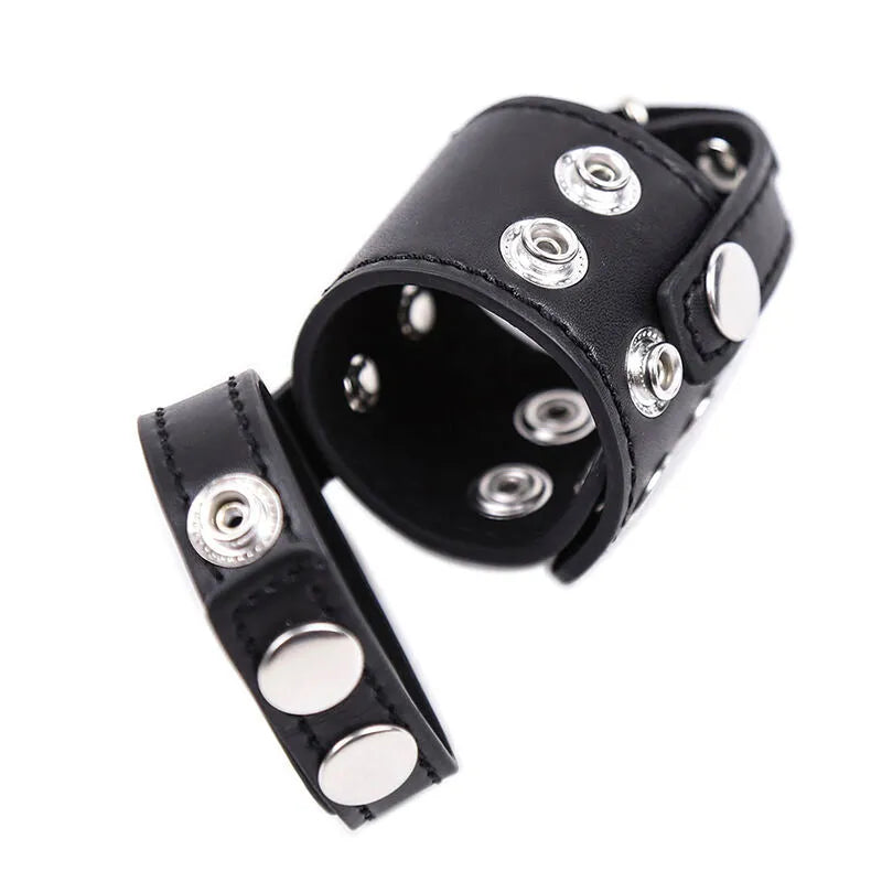 Accessoire fétiche en cuir noir réglable, sans nickel, avec boucles métalliques, design ergonomique et discret.
