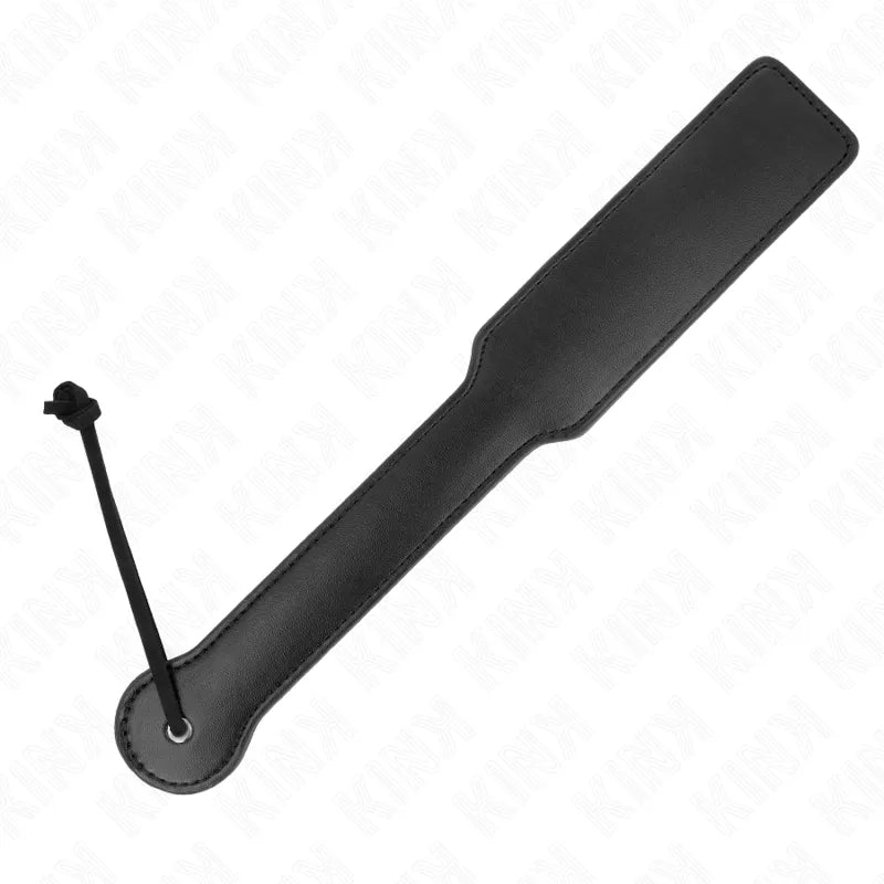 Fouet Cuir Véritable Tressé Souple Robuste Ergonomique Poignée Antidérapante Finition Raffinée Sophistiqué Élégant Sensuel Intense Durable Artisanal