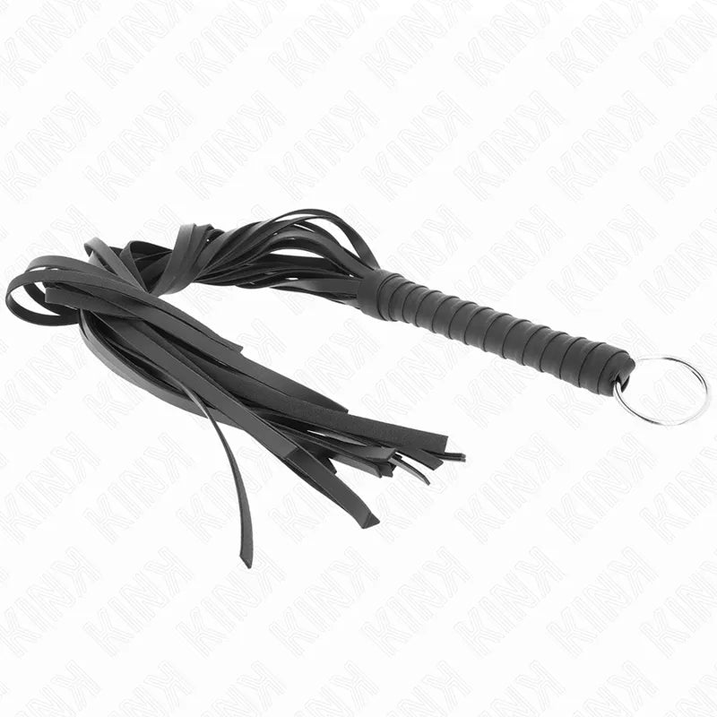Cravache BDSM en cuir noir, poignée ergonomique, lanières souples, artisanale, élégante et robuste pour sensations intenses.