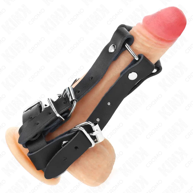 Anneaux péniens BDSM en cuir végane noir, ajustables, avec boucles métalliques, sur fond blanc, pour confort et durabilité.