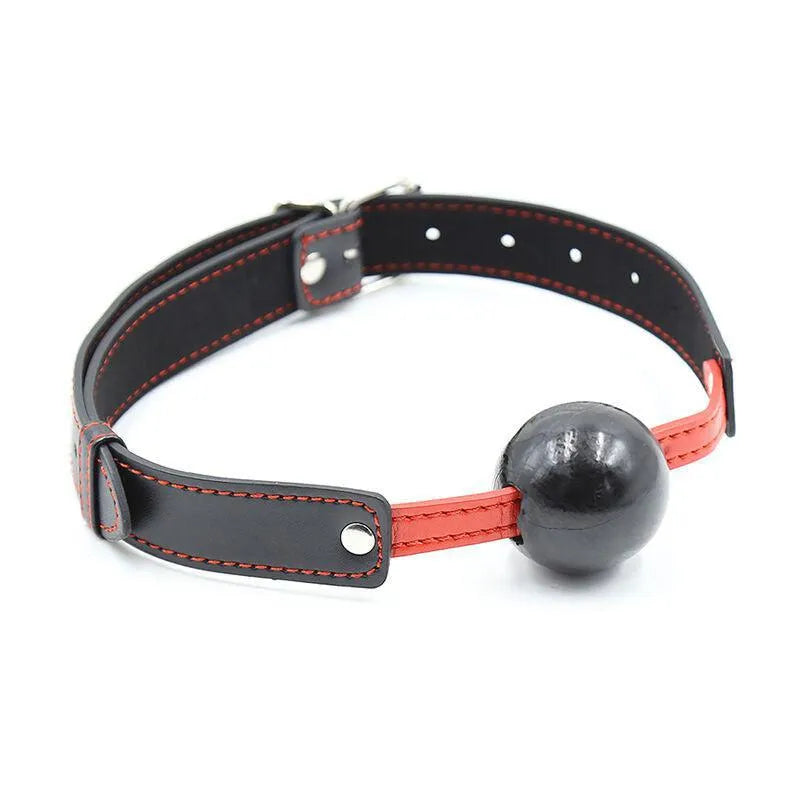 Bâillon-boule noir Ohmama en PVC TPE, sangle réglable rouge et noire, diamètre 4 cm, hypoallergénique, sans phtalates.
