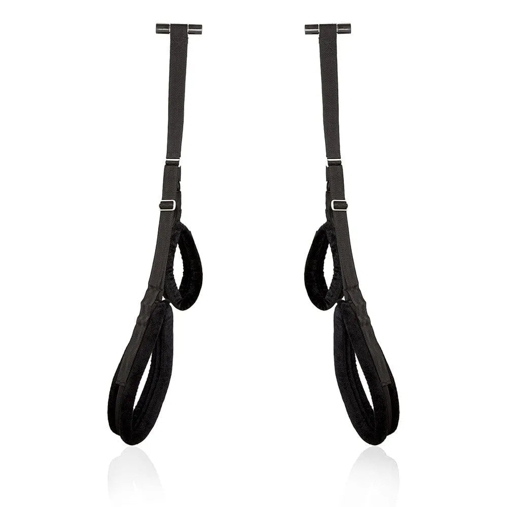 Balançoire BDSM noire avec sangles ajustables, tubes antiglisse, bandes molletonnées en fourrure synthétique pour confort.