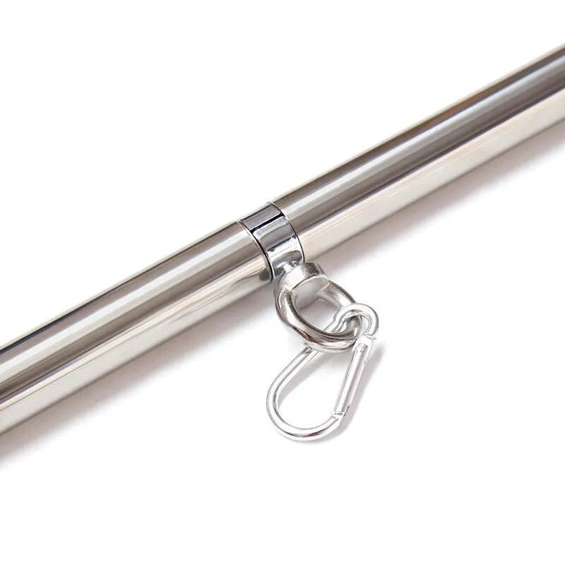 Barre de retenue BDSM en métal inoxydable avec crochets, 63 cm, robuste et durable pour jeux de rôle sécurisés.