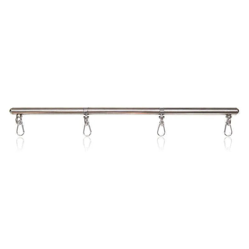 Barre de retenue BDSM en métal inoxydable avec quatre crochets, longueur 63 cm, finition robuste et sécurisée.