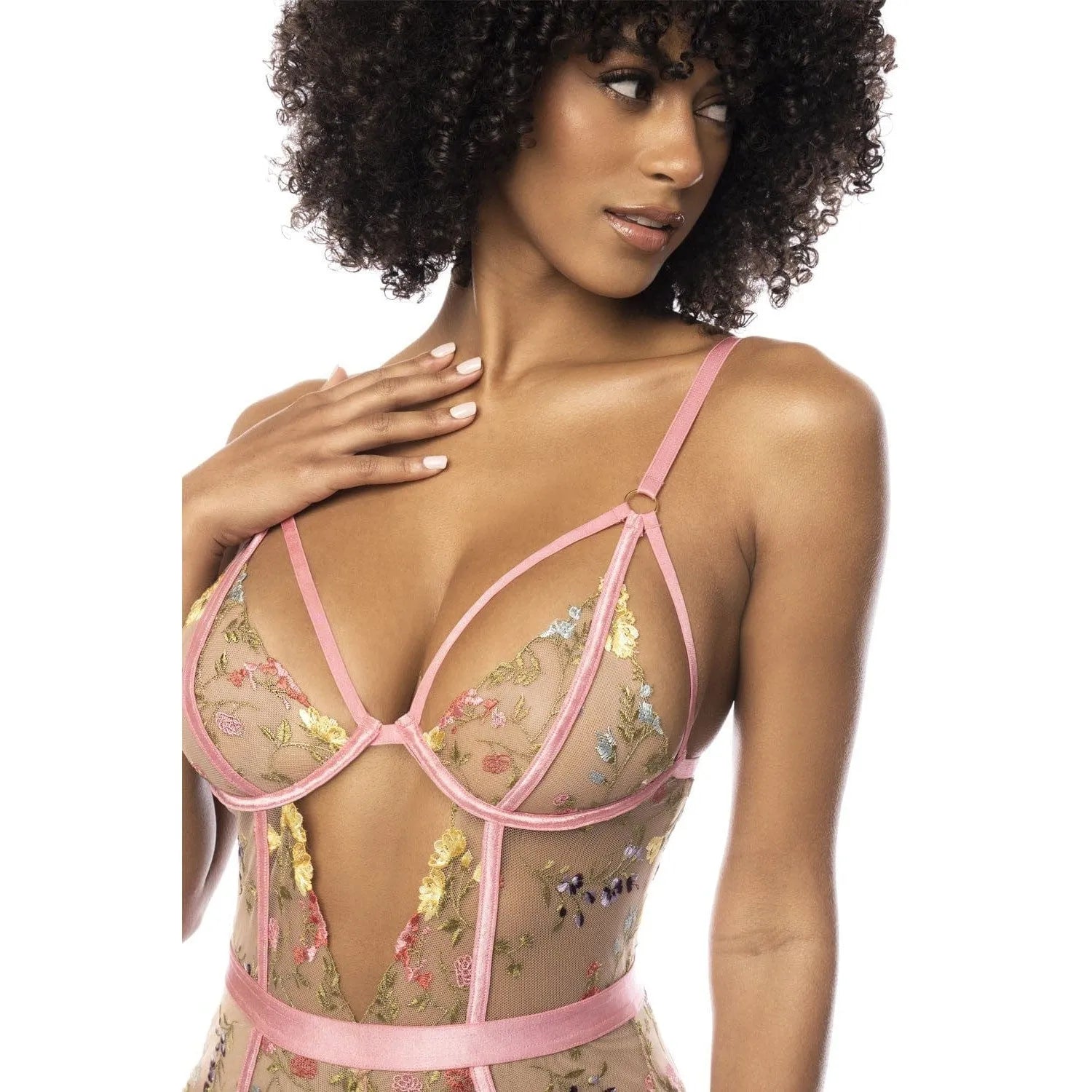 Body dentelle brodée rose Mapalé, armatures, bretelles réglables, porte-jarretelles amovibles, fermeture pression.