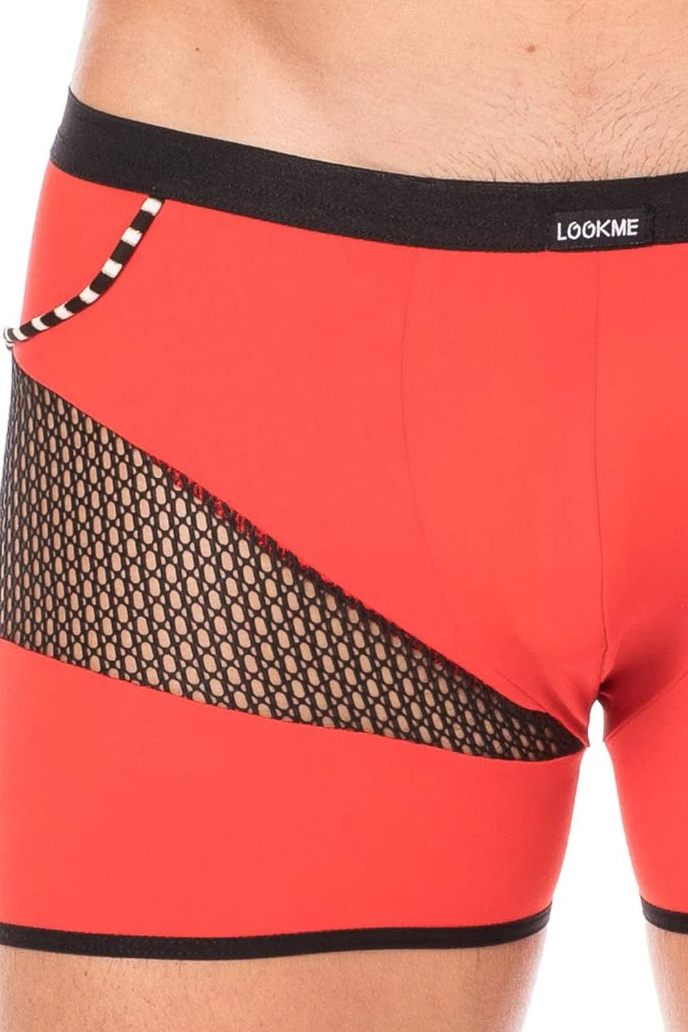 Boxer homme rouge urbain, filet latéral noir, cordelette contrastée, design moulant en polyamide élasthanne.