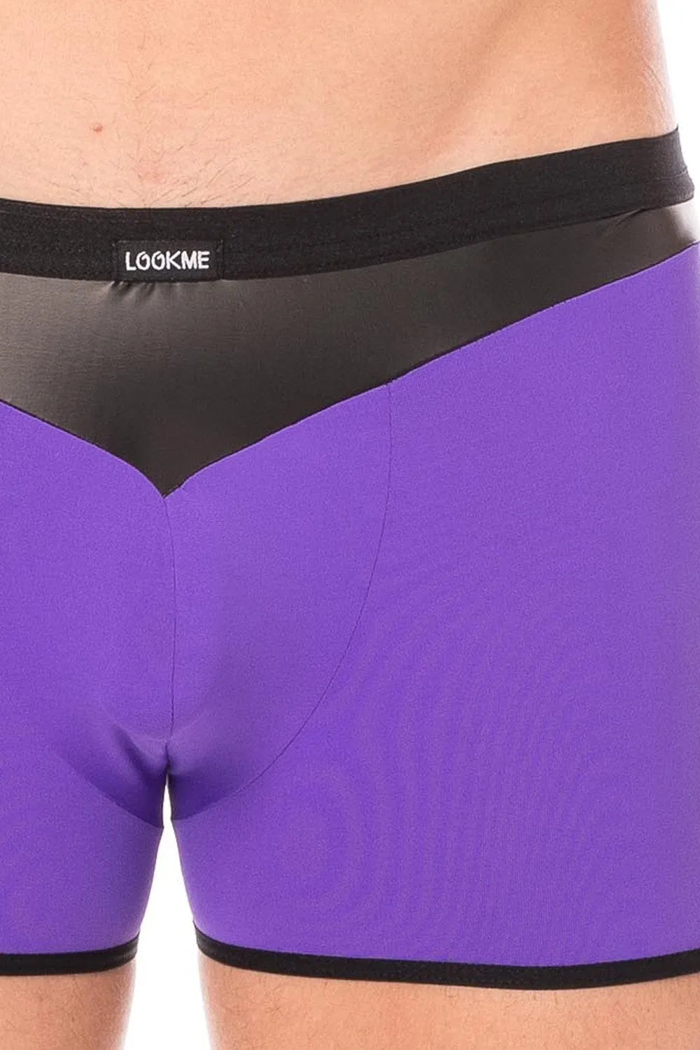 Boxer violet avec bande simili cuir noire, design pointe avant-arrière, tissu doux et extensible, style élégant.