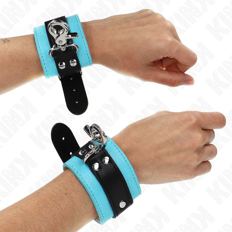 bracelets cuir véritable confortables doublures douces sécurisés boucles métalliques robustes réglables poignets anneaux attaches polyvalents durables élégants raffinés sensuels résistants