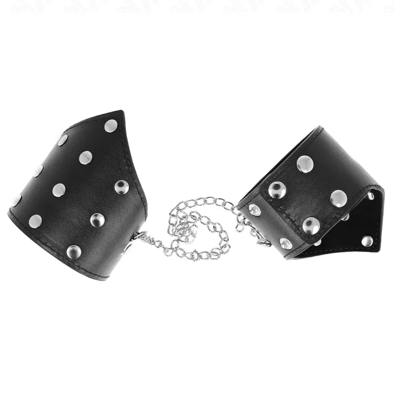 Bracelets BDSM cuir noir ajustables avec rivets métalliques, chaîne argentée, robustes et élégants pour pratiques sécurisées.