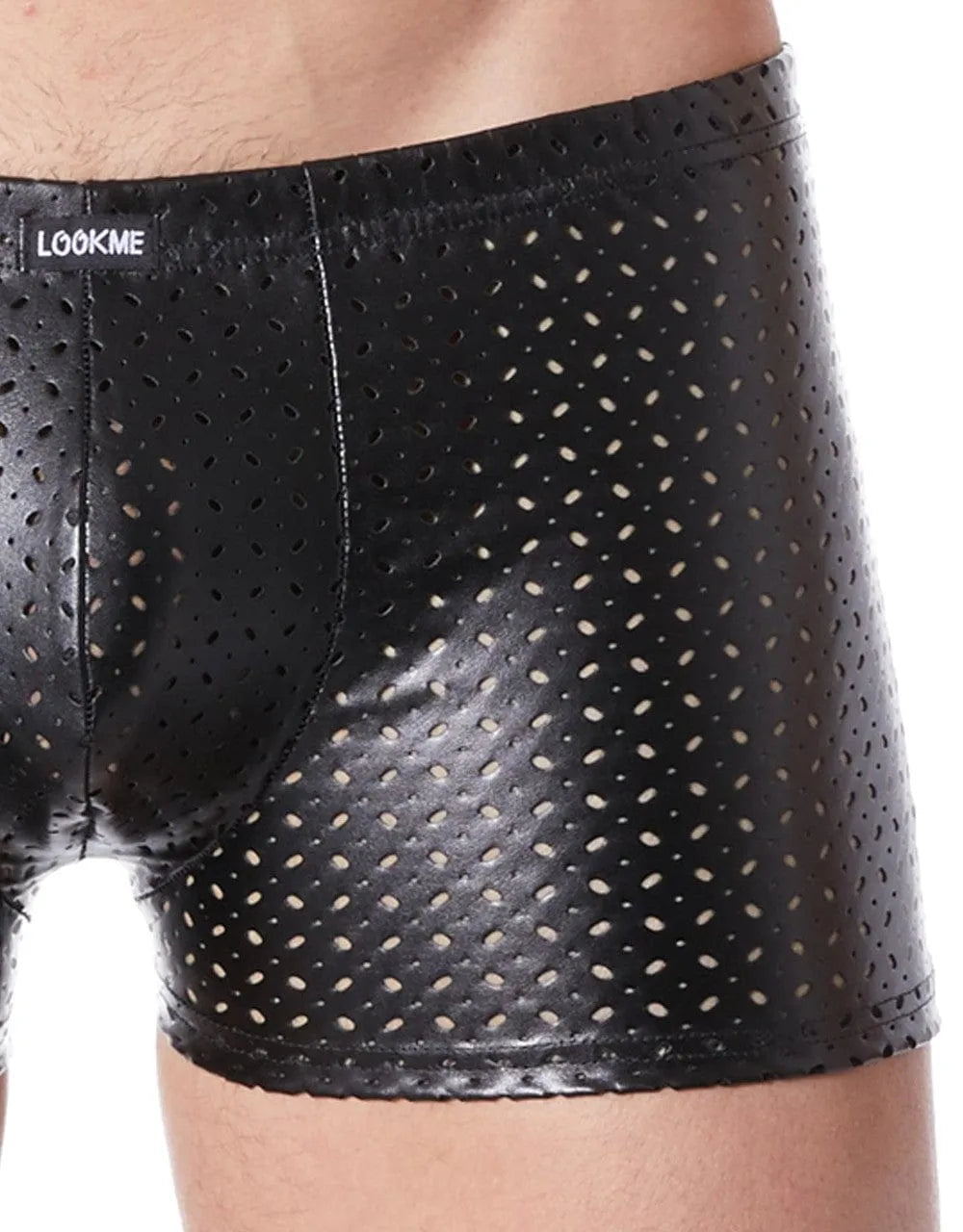 Caleçon moulant homme noir vinyle brillant, ajouré de trous discrets, style fétichiste, confortable et extensible.