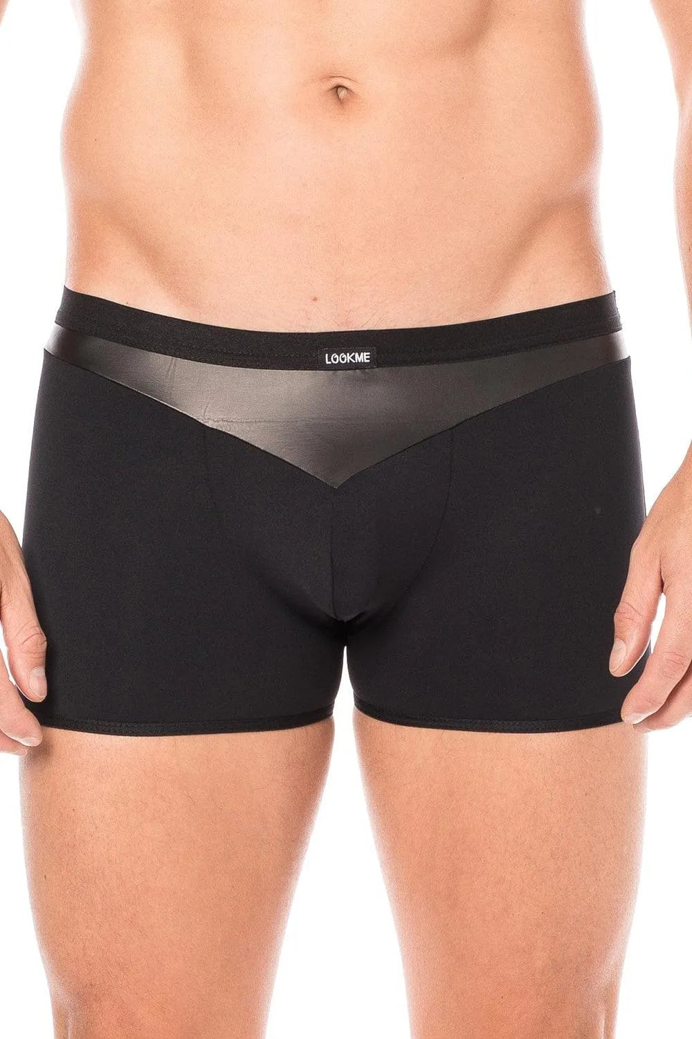 Boxer homme noir moulant avec bande simili cuir pointe, tissu doux et extensible, design moderne et audacieux.
