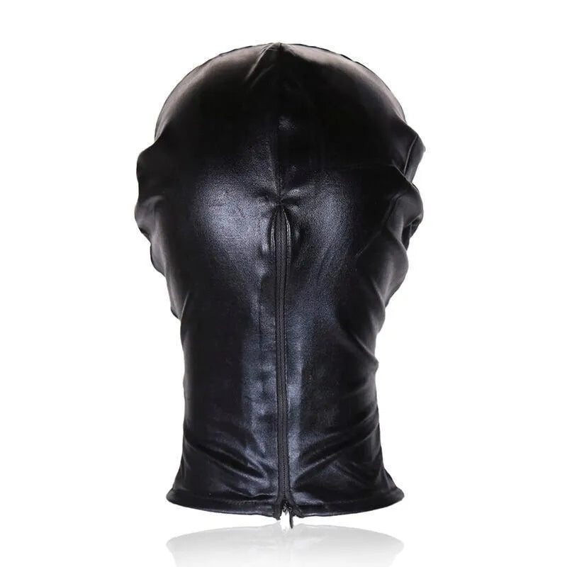 Casquette fétichiste noire sans trou, design lisse et ergonomique, matériaux polyester et PVC, ajustable et confortable.