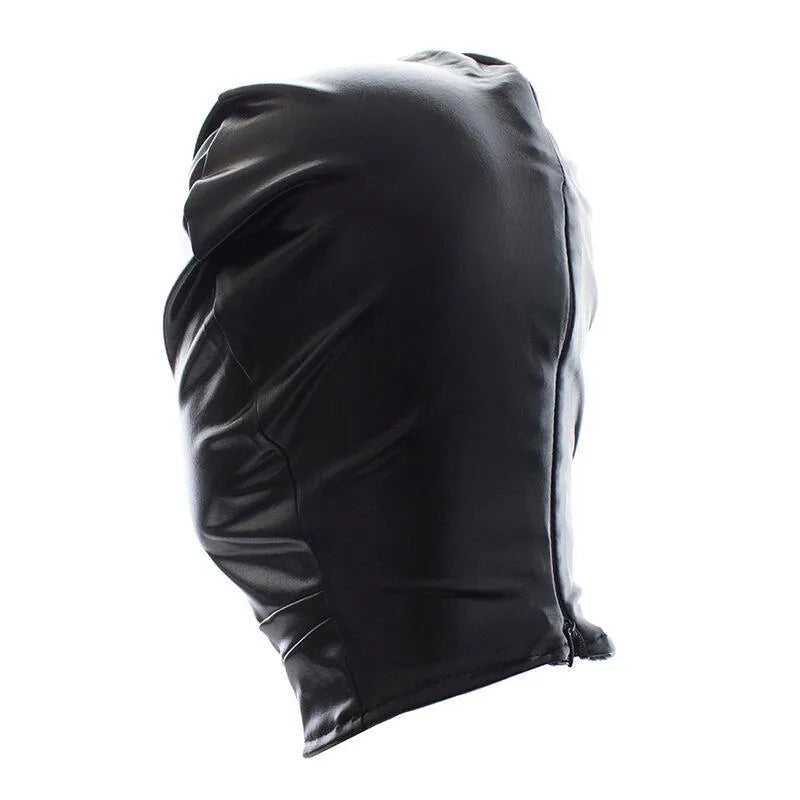 Casquette fétichiste noire Ohmama, trou bouche, PVC, design discret, ajustable, respirant, finition soignée.