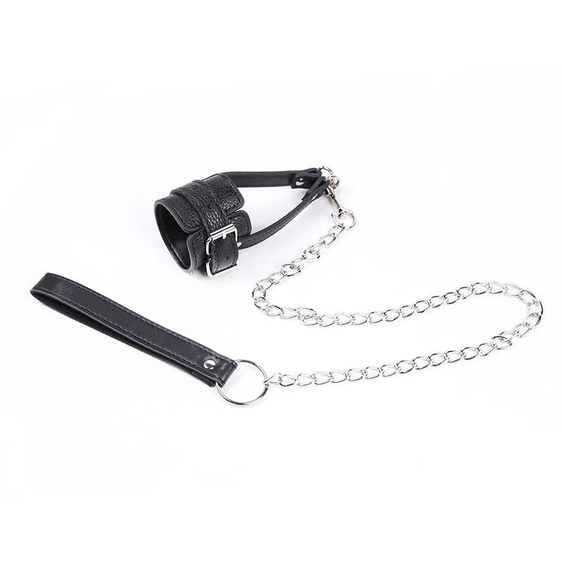 Anneau pénien ajustable en simili cuir noir avec chaîne métal robuste, design élégant pour confort et plaisir intimes.