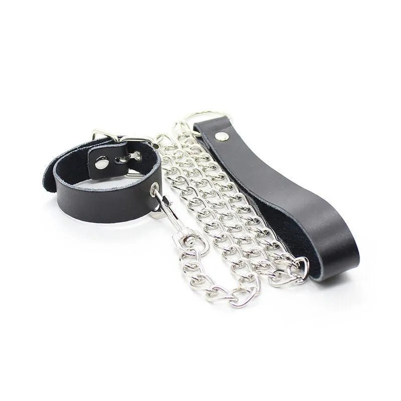 Anneau pénien cuir noir avec chaîne métal ajustable, sangle robuste, élégant et confortable pour fétichisme BDSM.