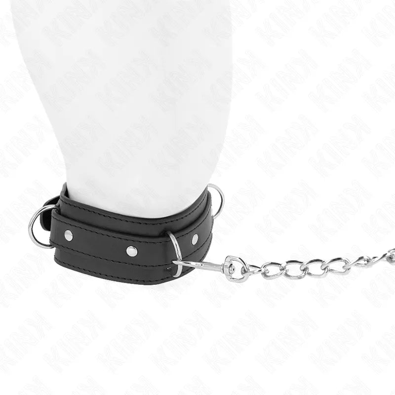 Collier BDSM cuir rouge élégant, boucle métal, finitions polies, robuste, confortable, luxe, pour jeux domination.