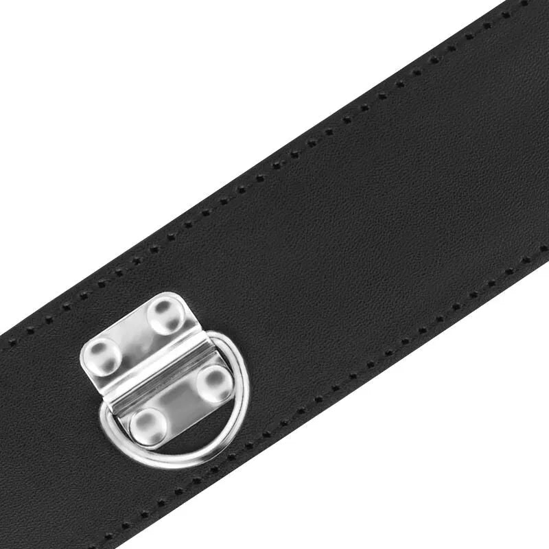 Collier BDSM noir en néoprène et cuir synthétique, sept ouvertures ajustables, chaîne végétalienne, mousqueton et cadenas.