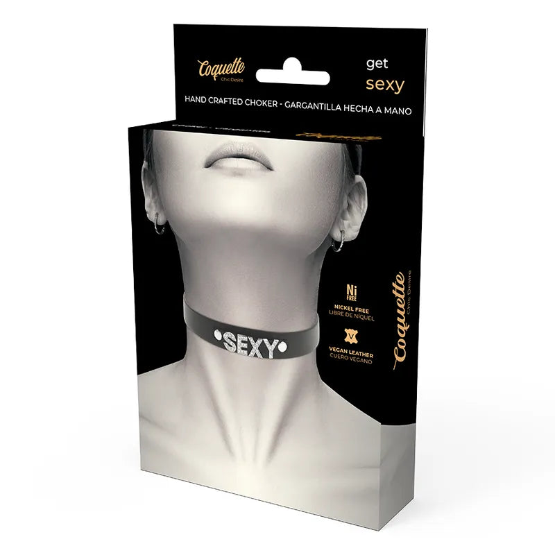 Collier BDSM noir en cuir végétalien ajustable, élégant et éthique, sur fond neutre, pour moments fétichistes raffinés.