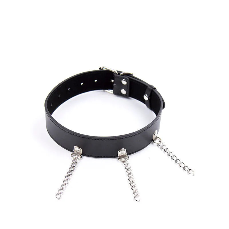 Collier BDSM noir simili cuir ajustable avec anneaux métal et chaînes, confortable et durable pour jeux de rôle.