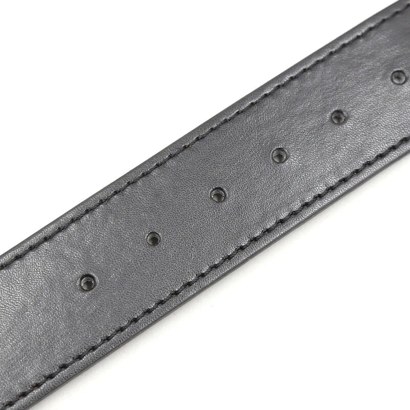 Collier bondage ajustable en simili cuir noir, chaîne métal robuste, design élégant et discret, idéal jeux de contention.