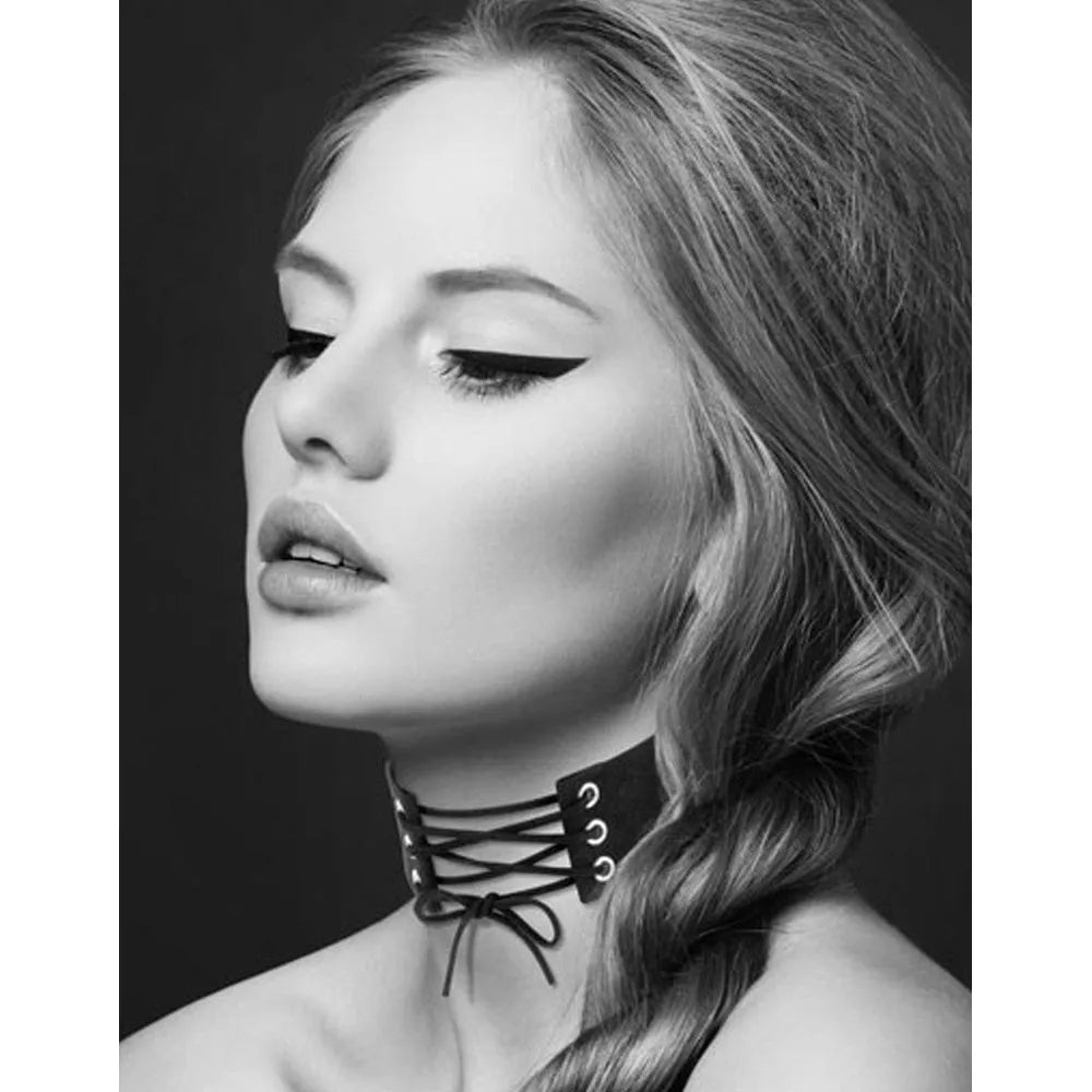 collier cuir noir fétichiste réglable lacet avant longueur 30cm hauteur 4cm BDSM sensuel chic élégant séduisant