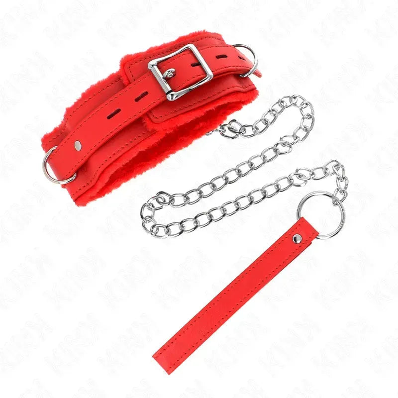 Collier BDSM rouge en cuir véritable avec boucle métallique, chaîne robuste et design chic pour domination élégante.