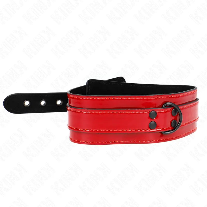 Collier BDSM rouge en cuir végétalien, réglable avec boucles multiples, design élégant et sophistiqué.