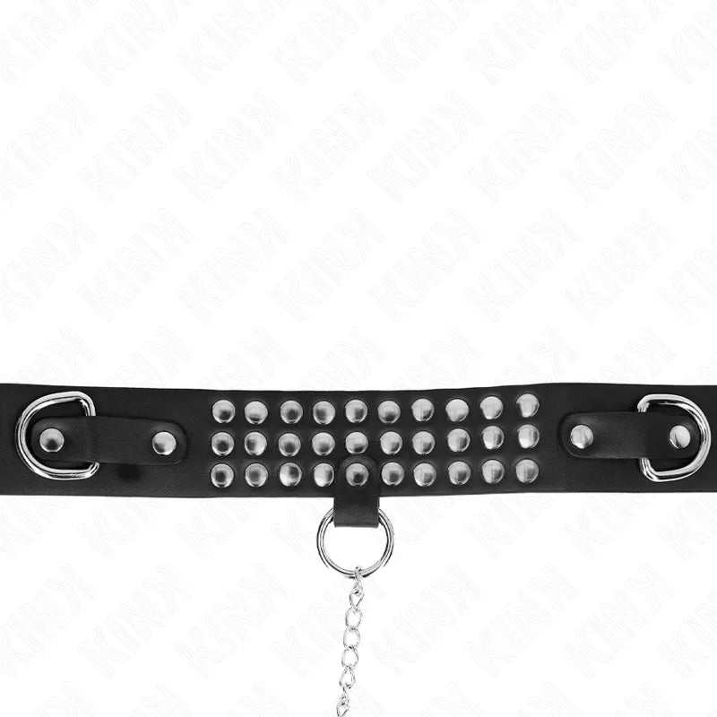Collier BDSM cuir noir ajustable avec sangles métalliques et détails sophistiqués, style bondage élégant.