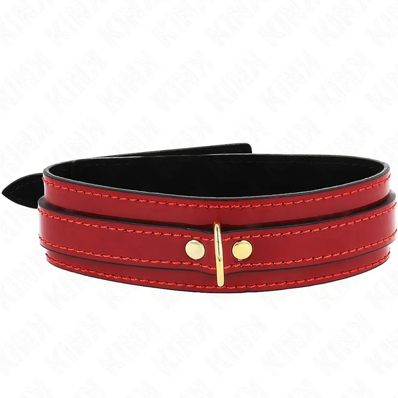 Collier BDSM rouge en cuir végétalien, boucle dorée, design élégant et ajustable pour confort et style.