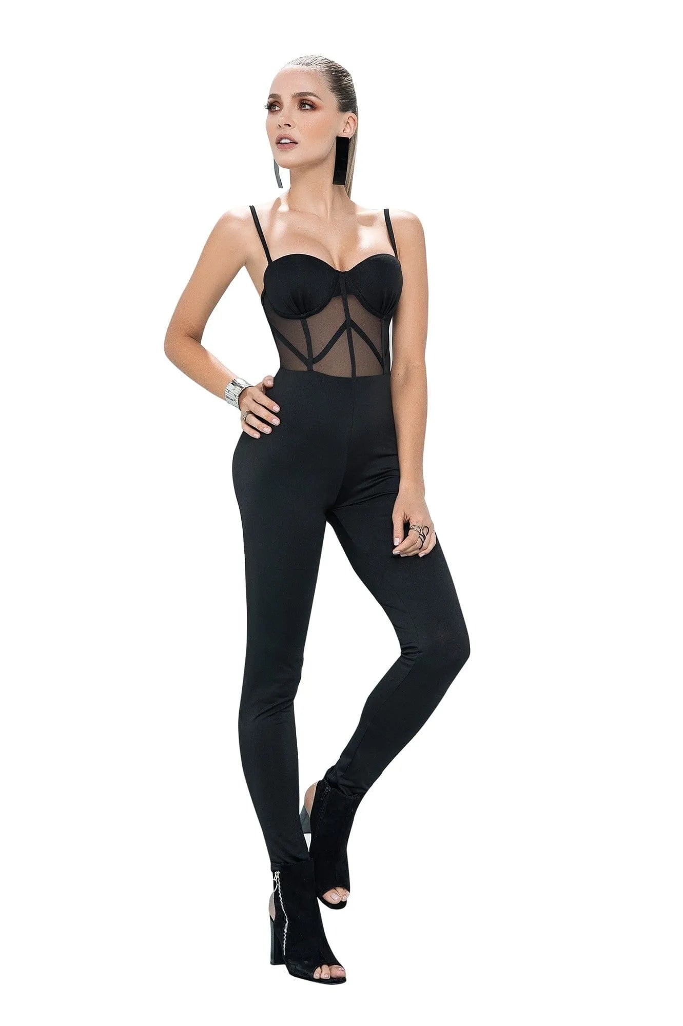 combinaison moulante noire polyester élasthanne sculptante extensible confortable élégante chic soirée sexy glamour ajustée silhouette sublimée durable entretien facile