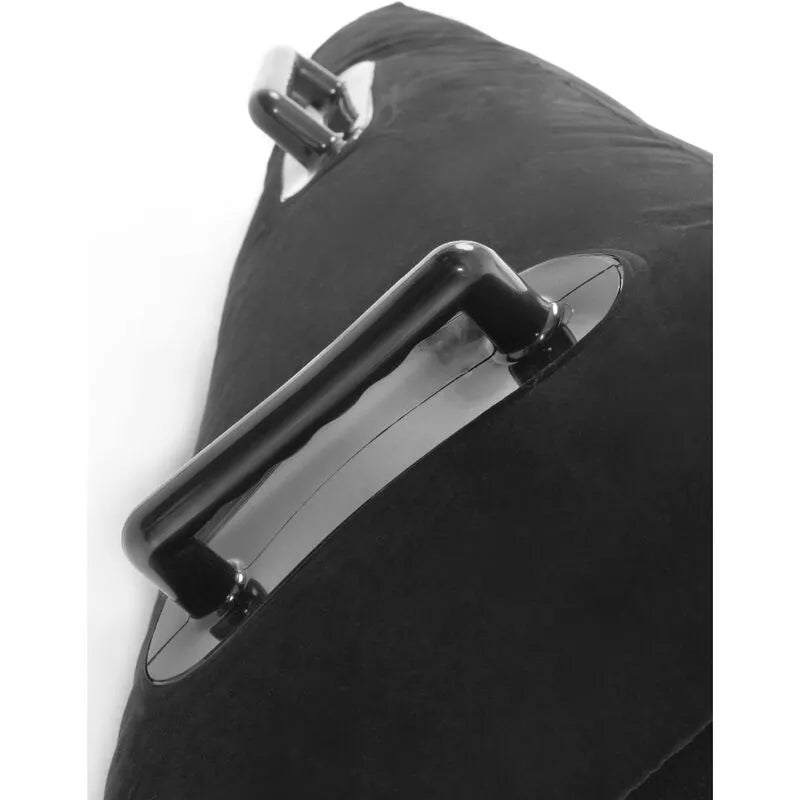 Coussin érotique gonflable noir incliné en velours avec poignées ergonomiques, stabilité et discrétion, support 130kg.