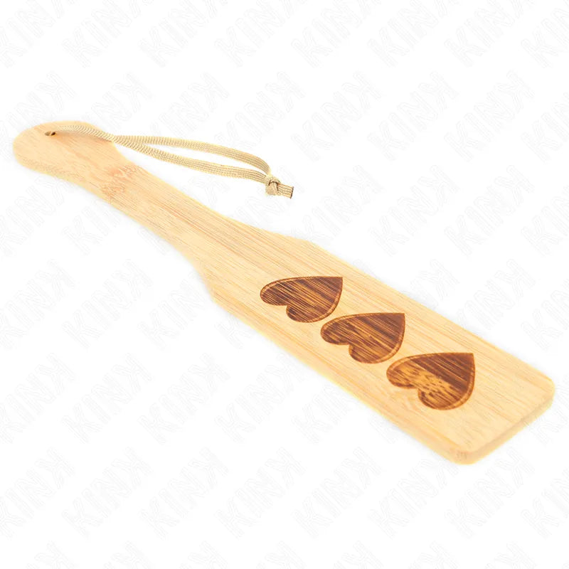 Cravache BDSM en cuir noir, poignée ergonomique, détails artisanaux, idéale pour jeux de domination et sensations intenses.