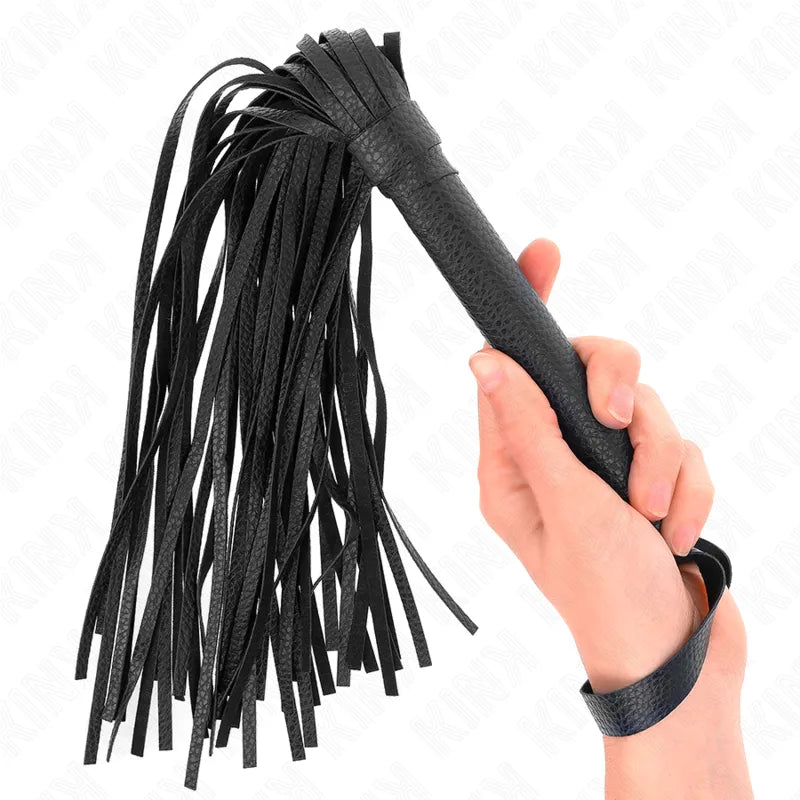 Cravache BDSM noire en cuir avec lanières, poignée ergonomique, design robuste et élégant pour domination et soumission.