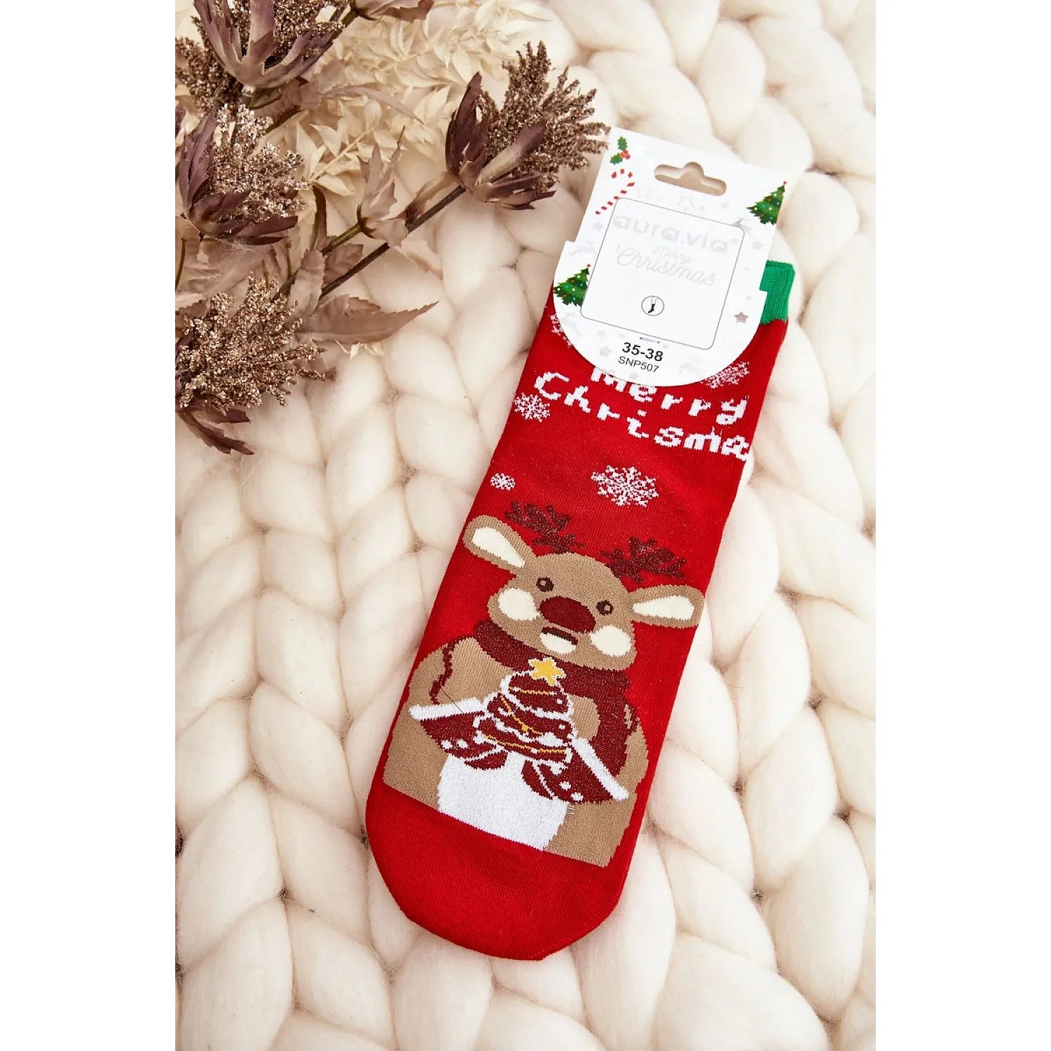 Chaussettes rouges motifs renne festifs en coton pour femmes, idéales hiver, cadeau parfait, confort et style assurés.