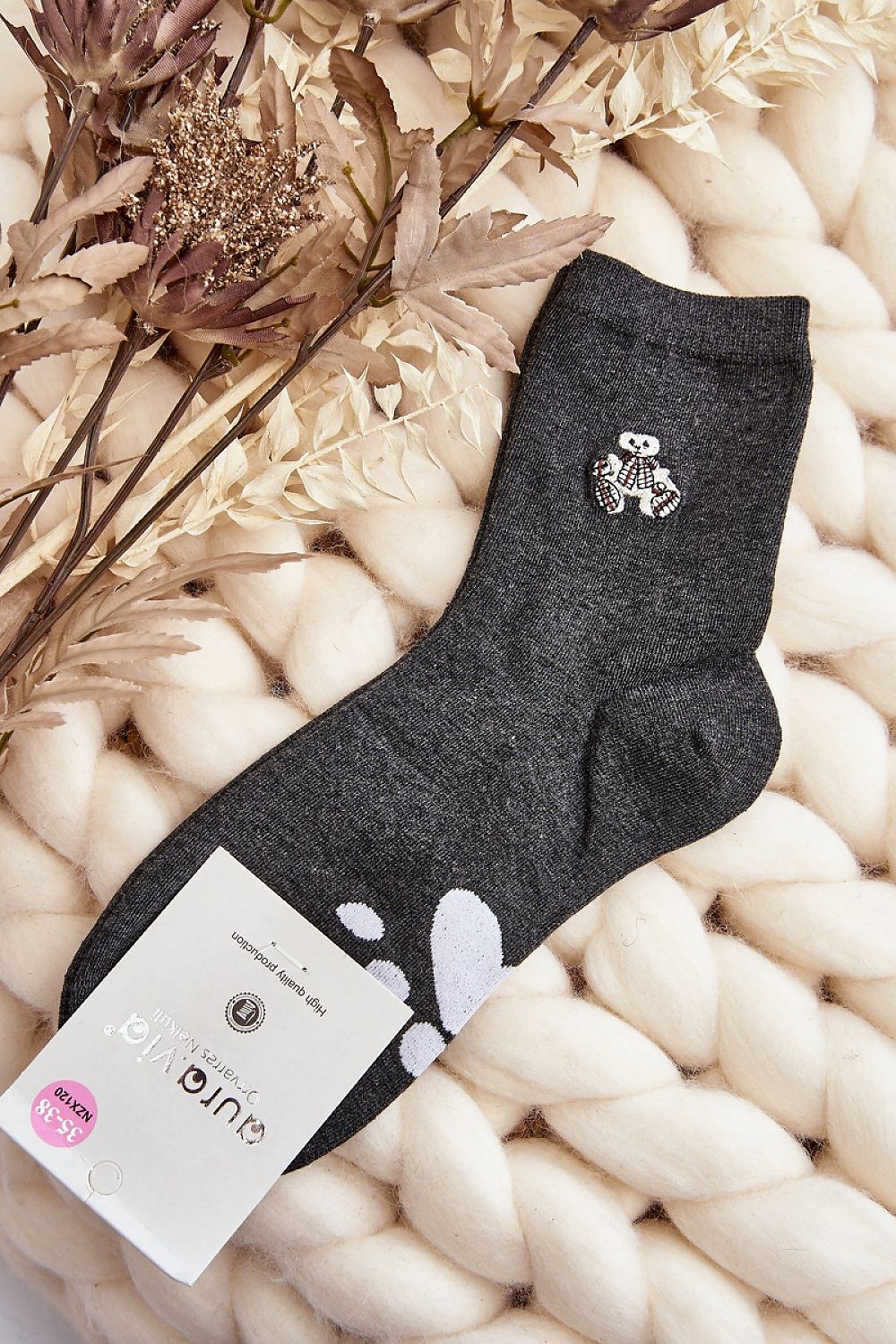Chaussettes grises femme avec motifs cœurs et ours en peluche, coton 85%, idéales cadeau Noël, confort et chaleur.