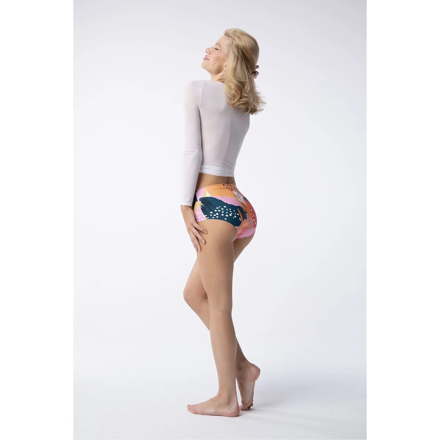 Culottes Julimex taille haute imprimé Tutti Frutti, confort maximal, élégance féminine, lingerie satinée colorée.