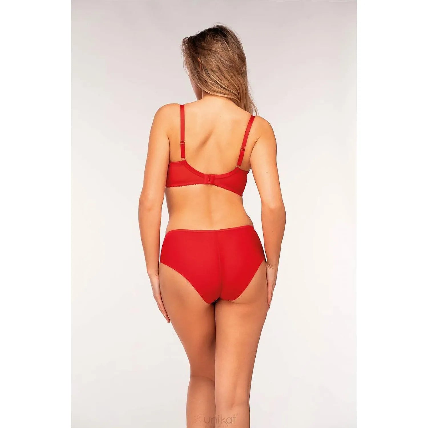 Culotte femme Unikat modèle 198057, couronne décorative, dos uni, tailles S à XXL, élégante et confortable.