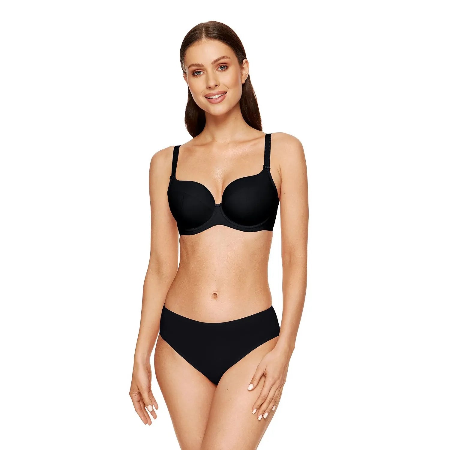 ensemble lingerie noire classique soutien gorge rembourré culotte confortable matière extensible polyester elasthanne maintien réglable agrafes hypoallergénique doux profil discret