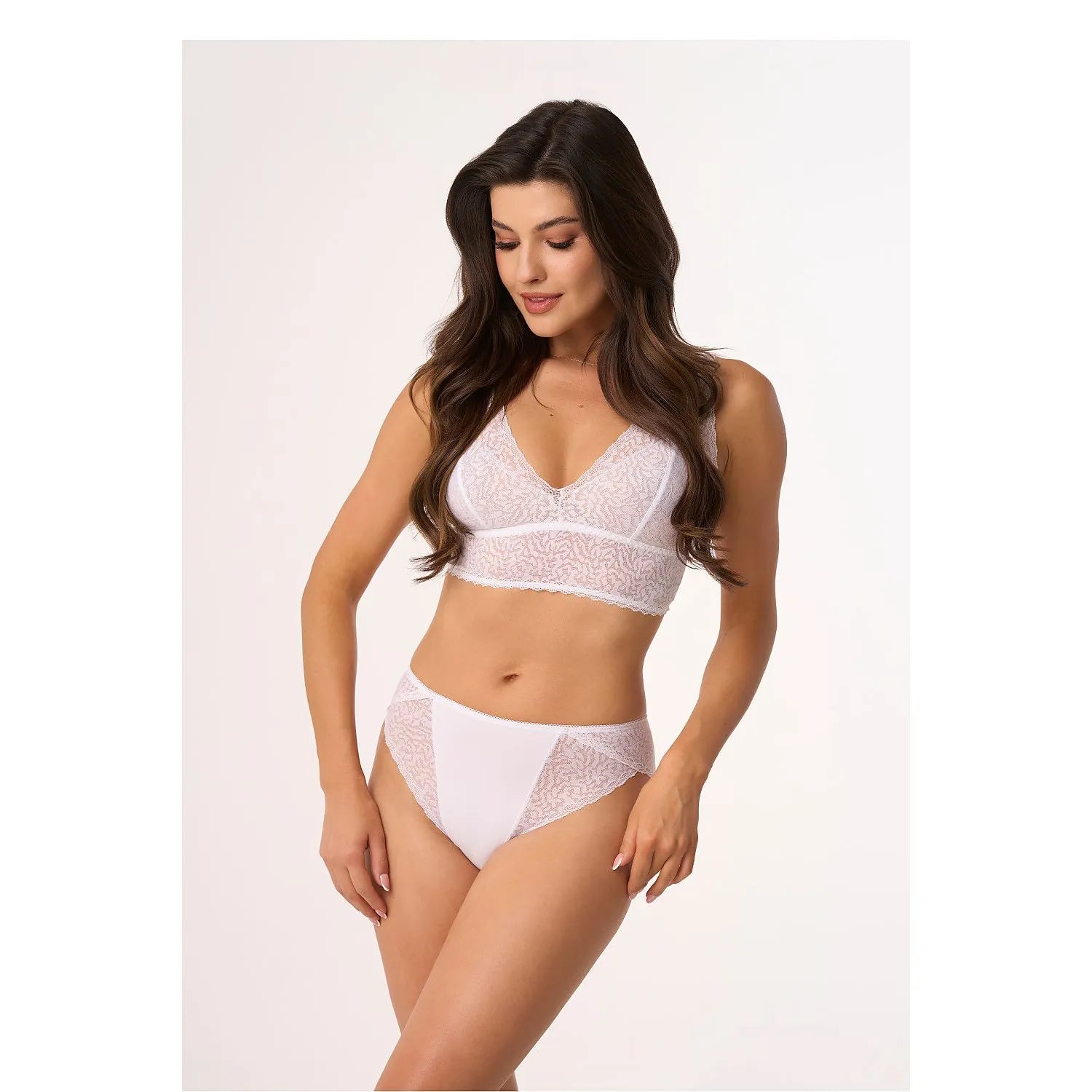 ensemble lingerie dentelle blanche Babell 199355 soutiengorge culotte taille haute bonnets triangulaires bretelles fines maintien motifs floraux coton elasthanne