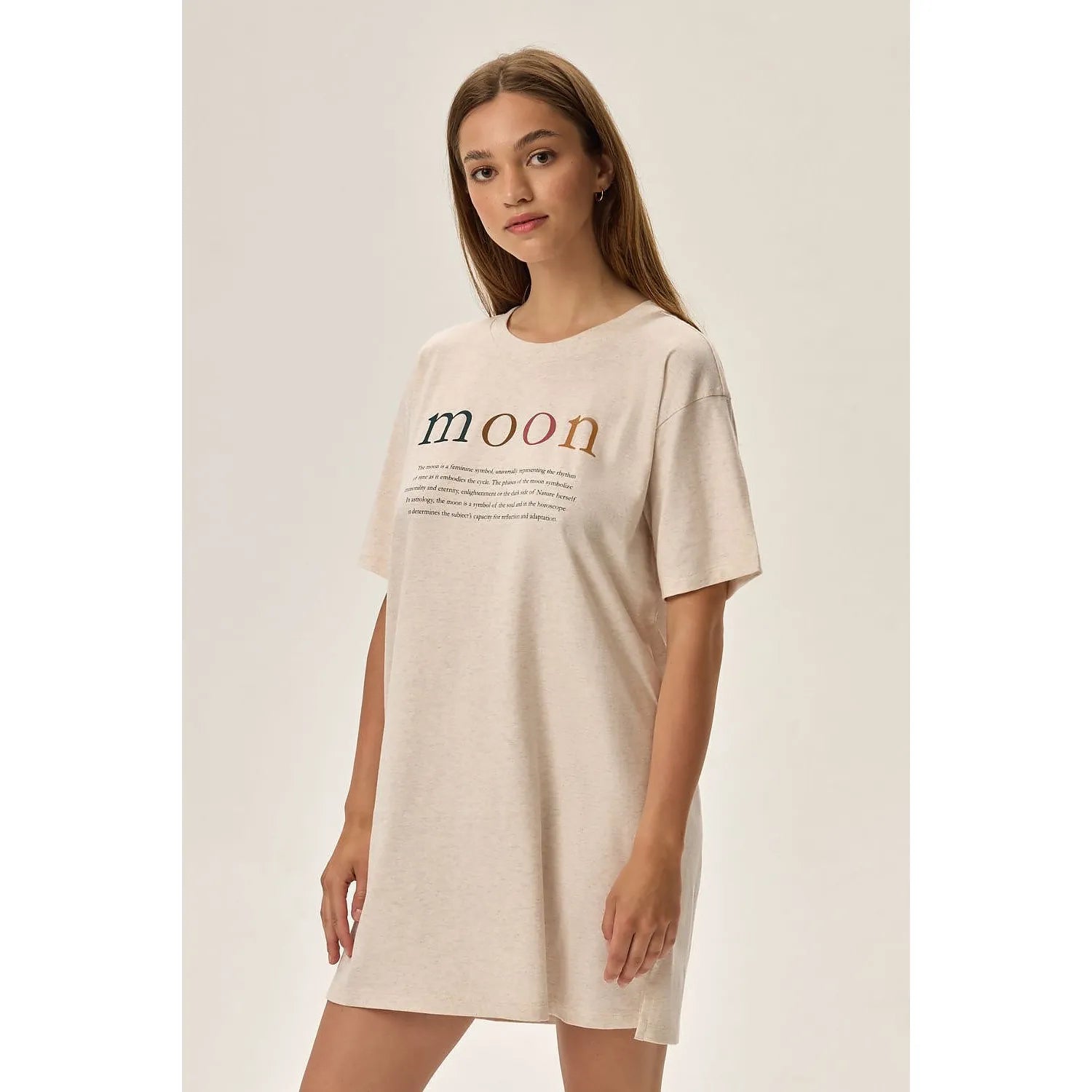 Chemise de nuit motif lunaire cosmique coton 80% polyester 20% ample manches courtes doux beige clair sextoys lingerie intime
