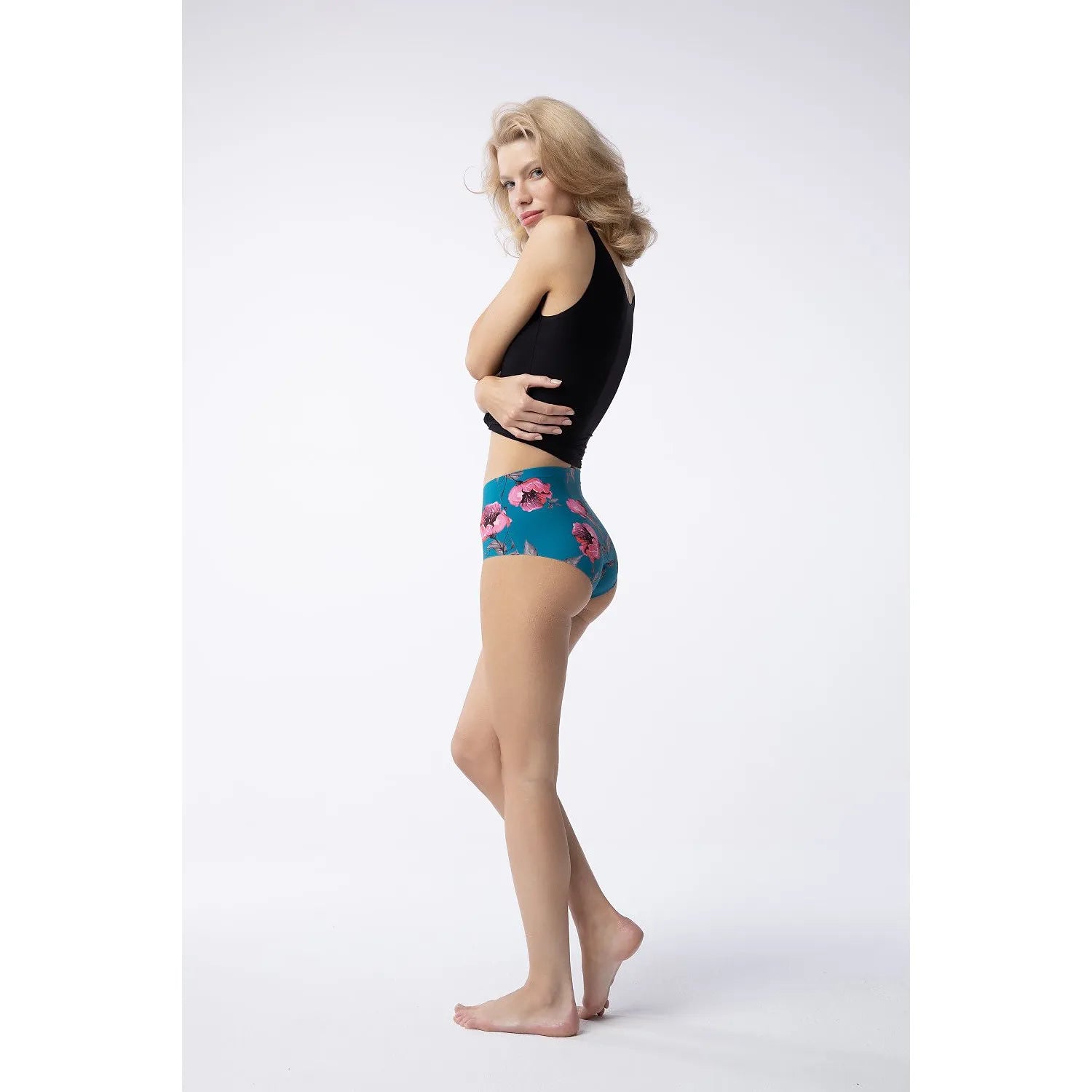 Culotte Julimex 201990 taille haute, motif floral bleu rose, sans couture, ajustement parfait, lingerie féminine élégante.